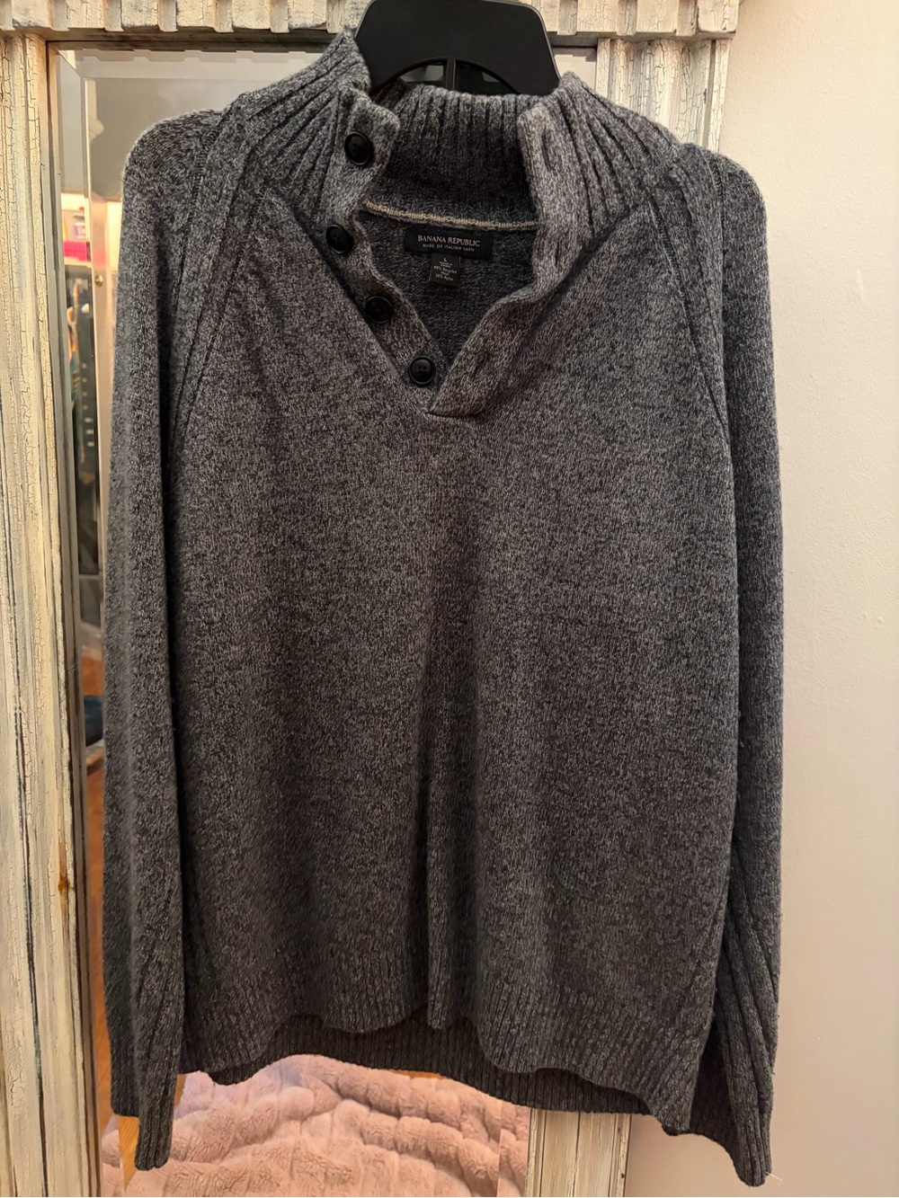 NWOT Men’s L Banana Republic Grey Sweater